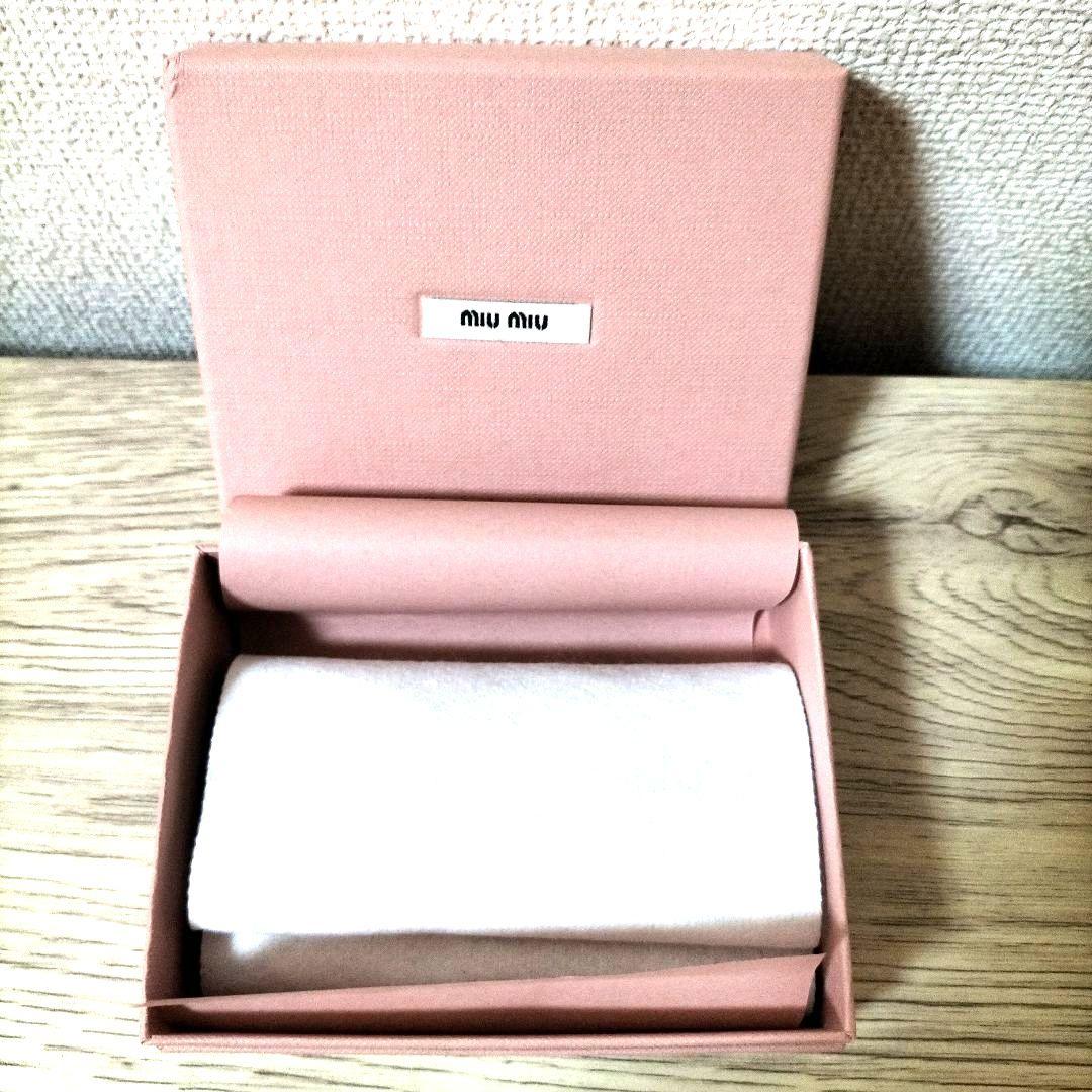 未使用 ミュウミュウ マドラス レザー 6連 キーケース グレー