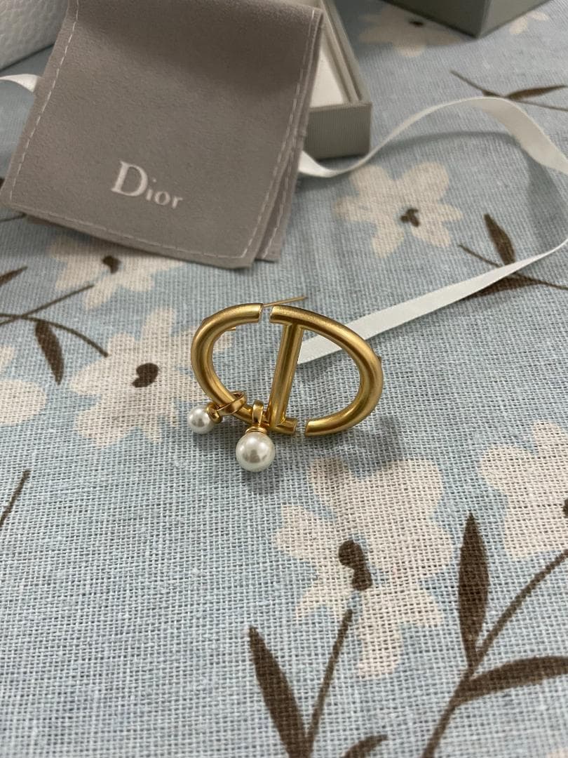 ゴールド/かなり綺麗ディオール ブローチ DIOR CD パール
