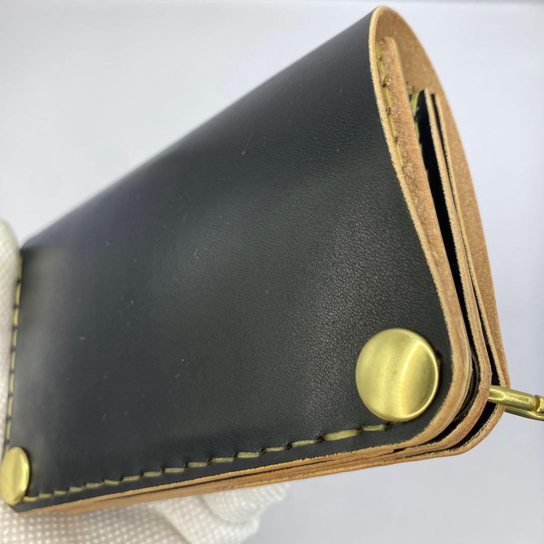 折らずお札収納 真鍮 丘染めブラックの無骨トラッカーウォレット