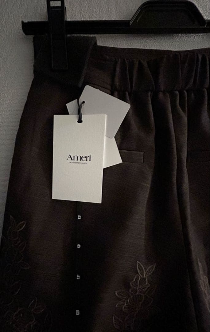 【新品】MEDI LACE EMBROIDERY SHORT PANTS