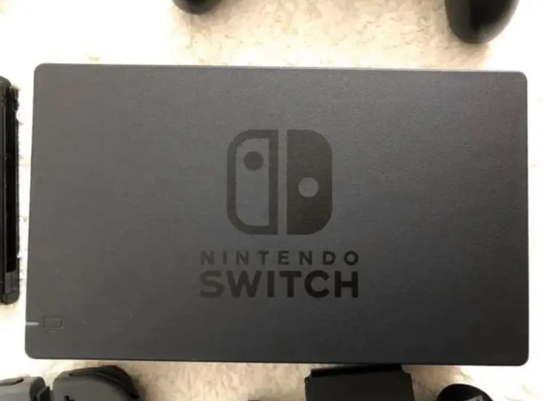 送料込み❗️Switch本体、新品スマブラセット、プロコンは付いてきません。