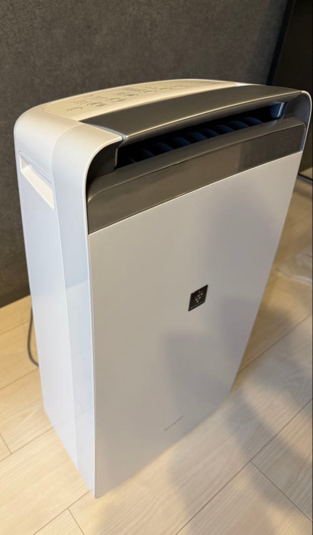 シャープ 衣類乾燥 除湿機 CV-P180-W プラズマクラスター 7000