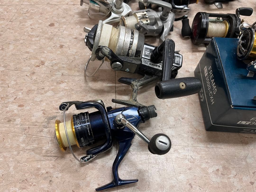 16個ジャンクリール　SHIMANO DAIWA などまとめ売り