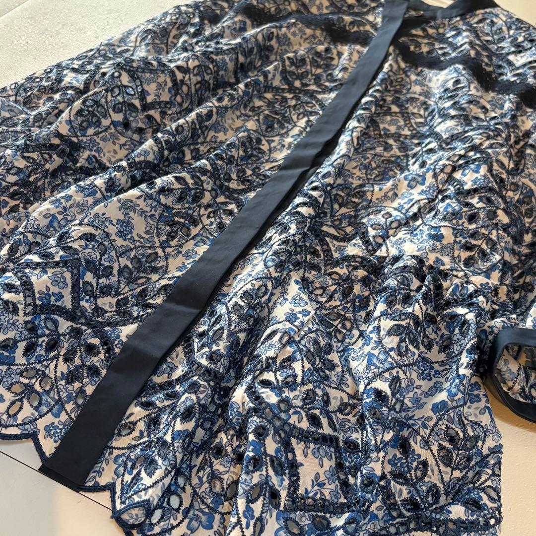 美品　lelian レース　シャツブラウス　青　刺繍　11号　花柄