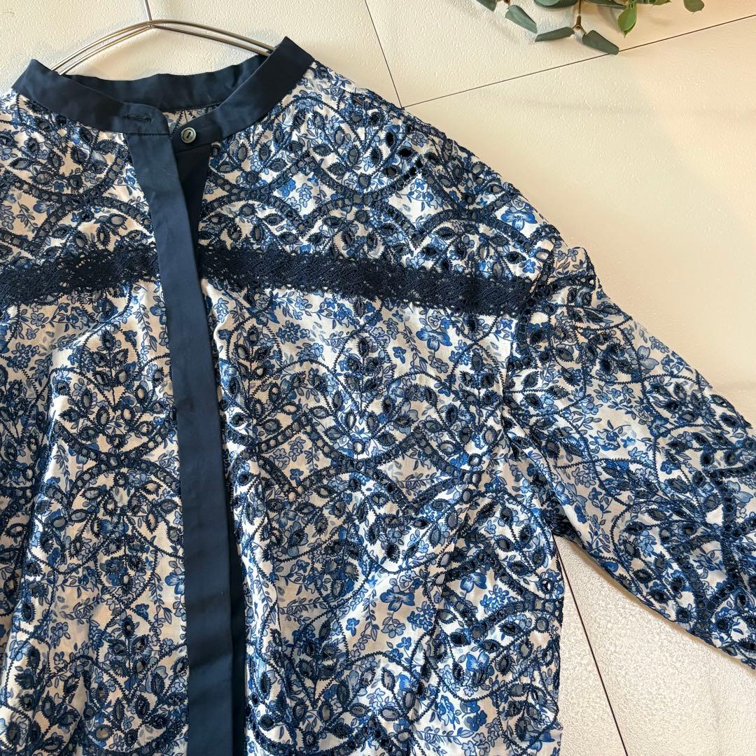 美品　lelian レース　シャツブラウス　青　刺繍　11号　花柄