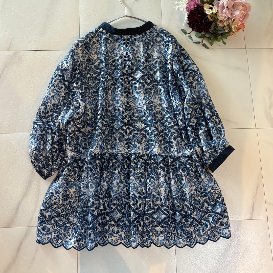 美品　lelian レース　シャツブラウス　青　刺繍　11号　花柄