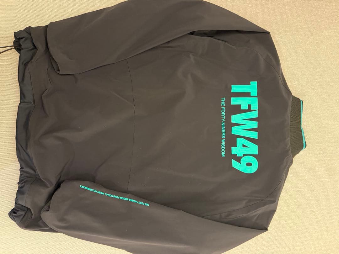 TFW49 ブラック リバーシブル ジップアップジャケット