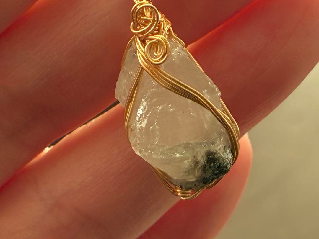 最終価格　ロシア産　フェナカイト　虹入H&E社証明書　原石　ペンダントトップ