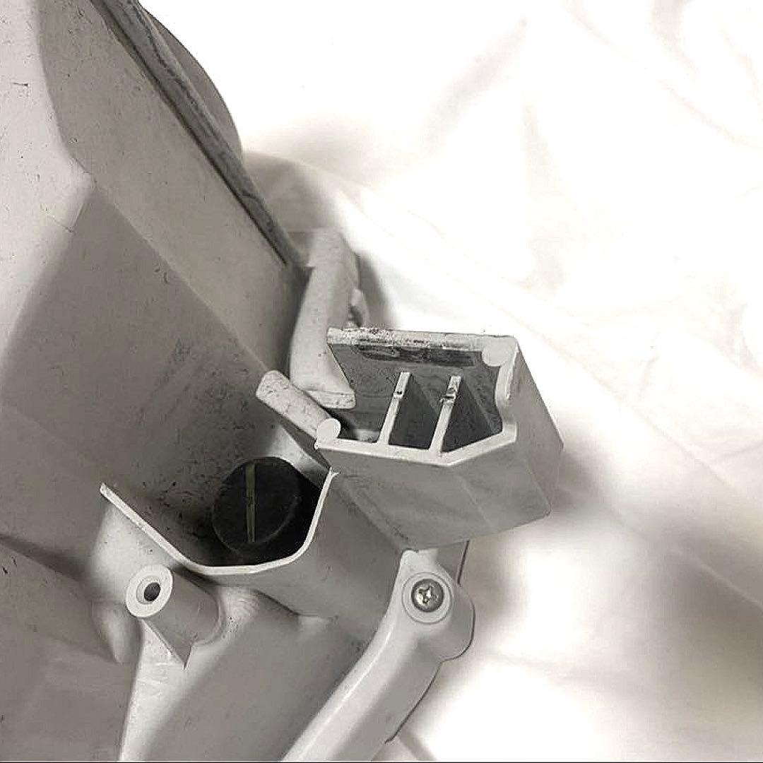 saya200系ハイエース　右ヘッドライト　koito26-137中古