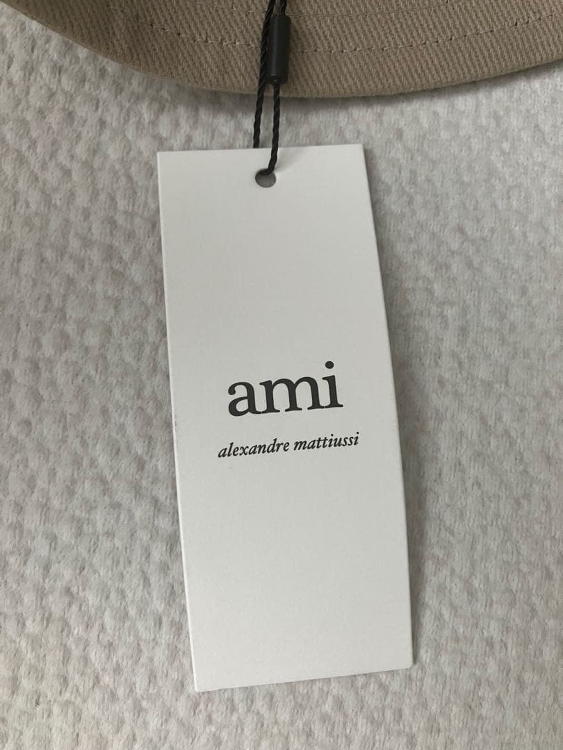 早い者勝ち！　AMI PARIS ベージュ　バケットハット　新品