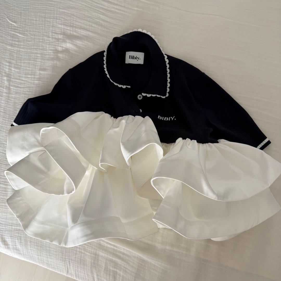 トップス Bibiy. ROSIEPEPURAMUTOP