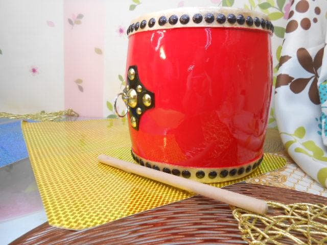 新品未使用(送料無料)9.500円　琉球小太鼓18cm*20cmバチ付き