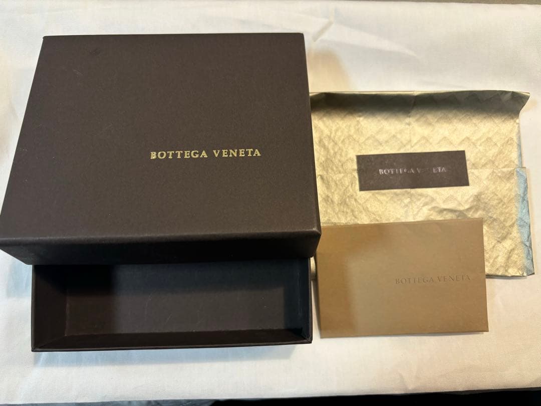 ボッテガヴェネタ　二つ折り財布　マネークリップ　レザー
