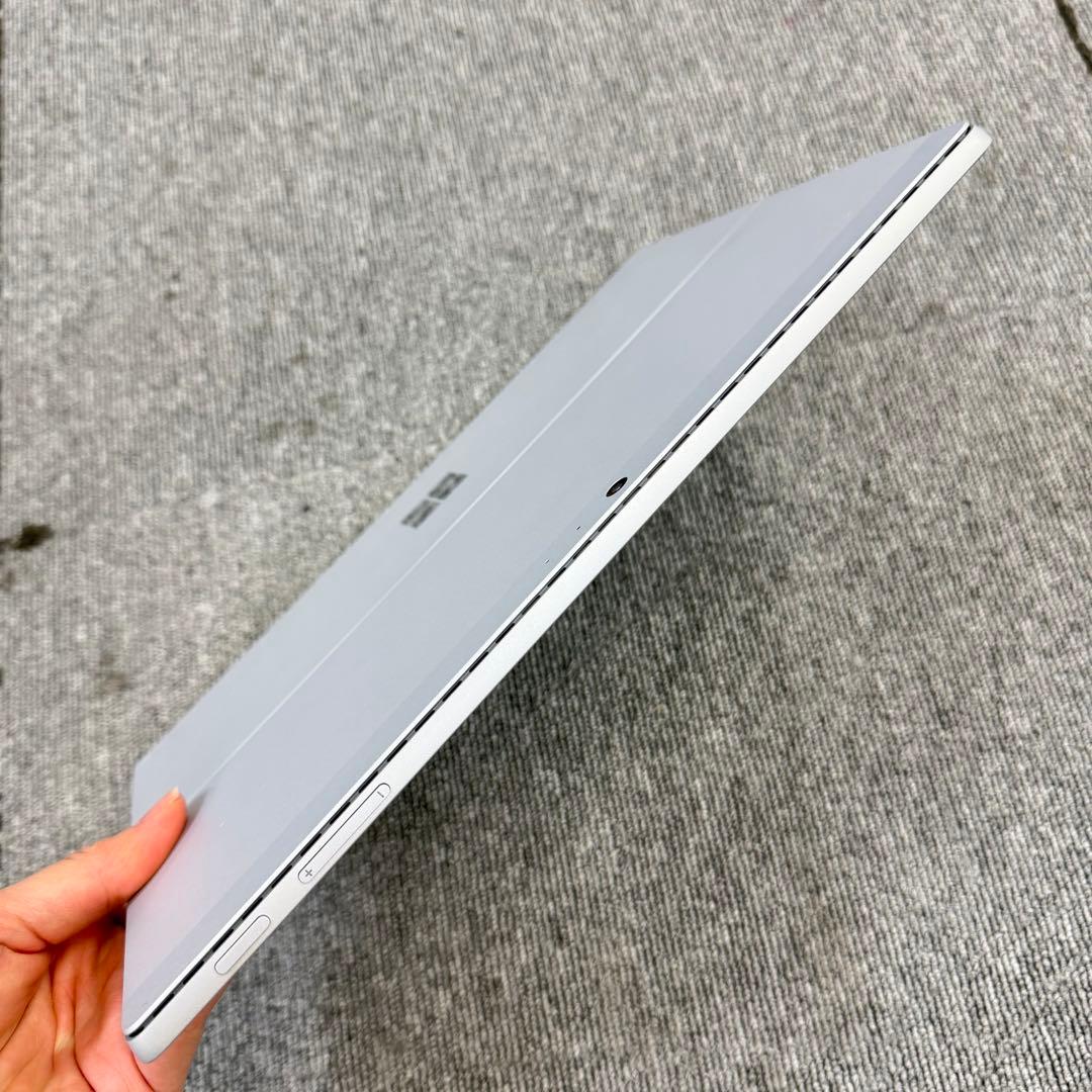 Windowsタブレット本体 Surface Pro 5 4GB / 128GB SSD / LTE