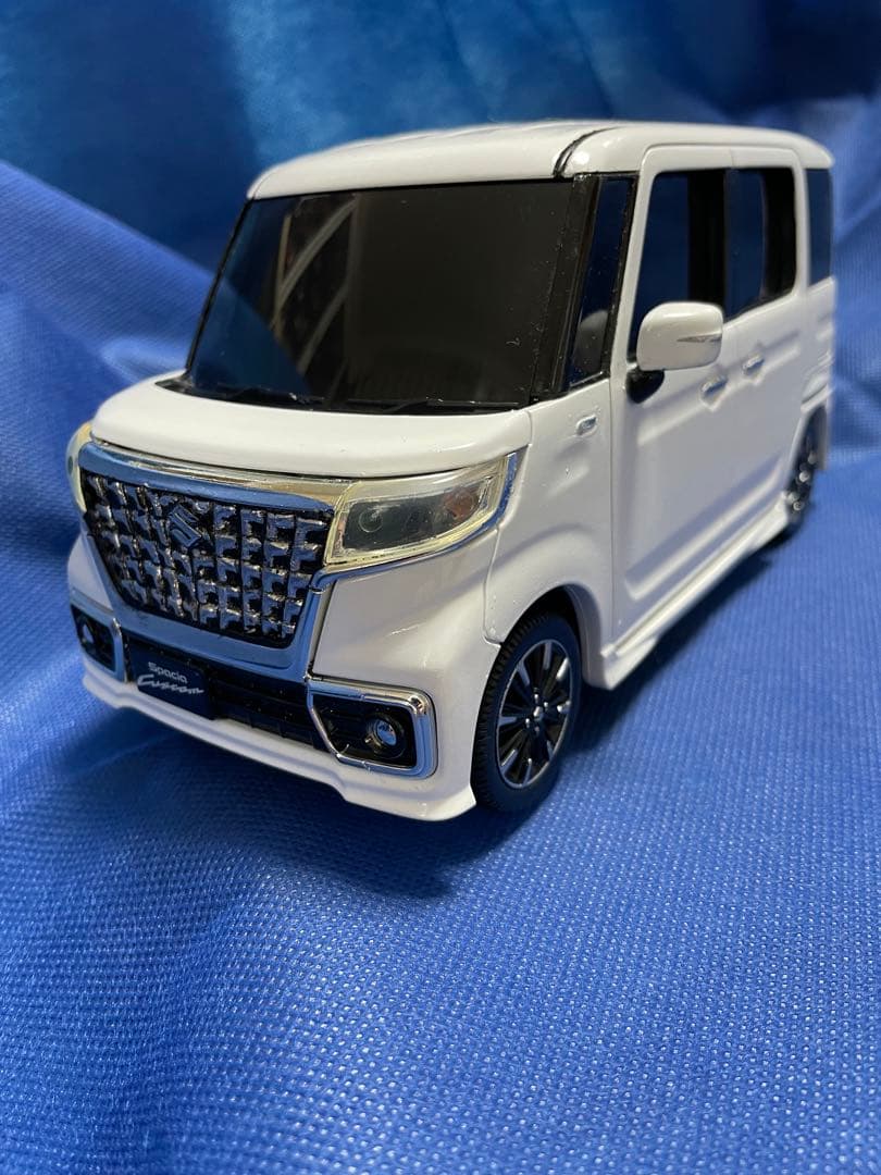 1/18 スペーシアカスタム ホワイト (2)