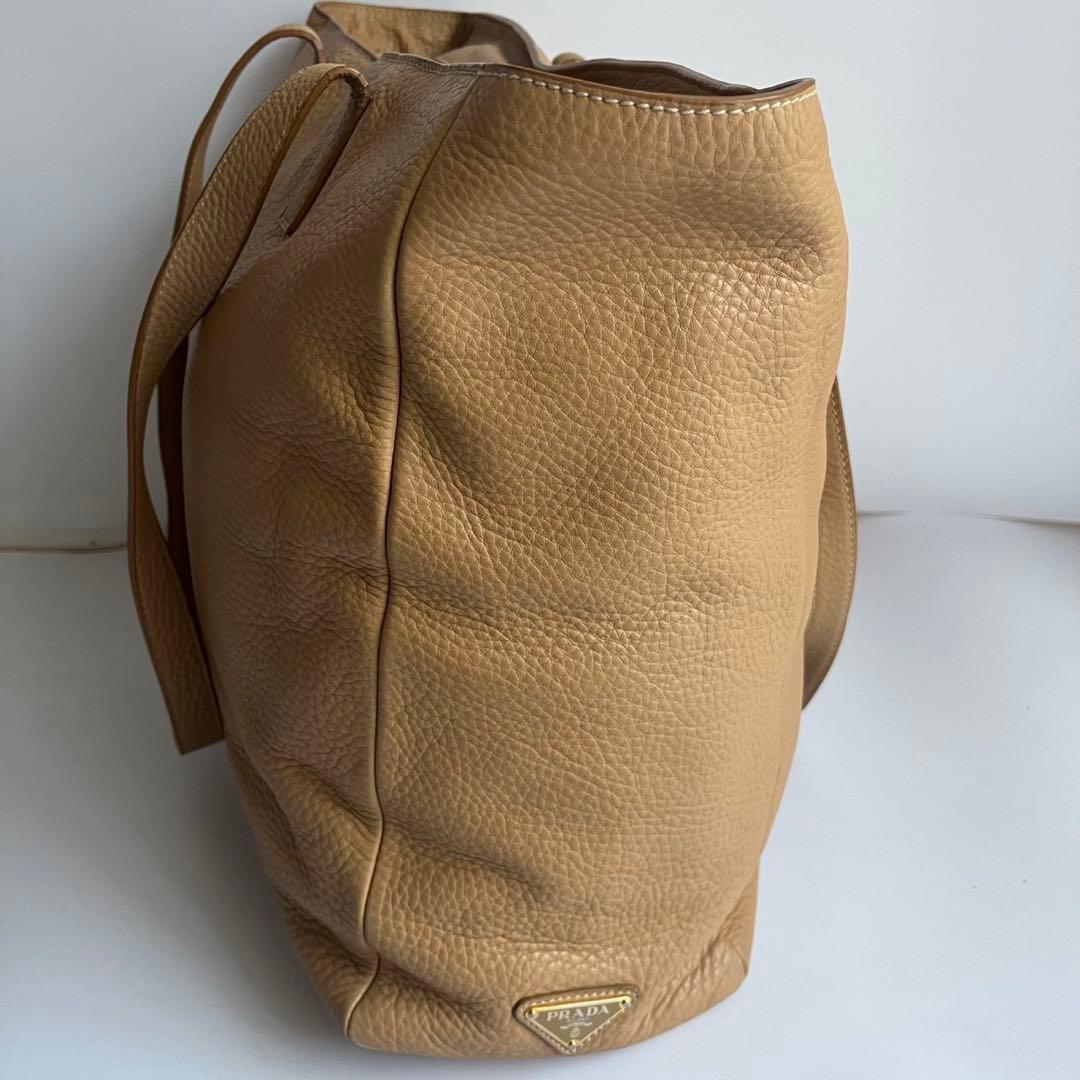 極美品✨　PRADA トートバッグ レザー　ベージュ　三角プレート