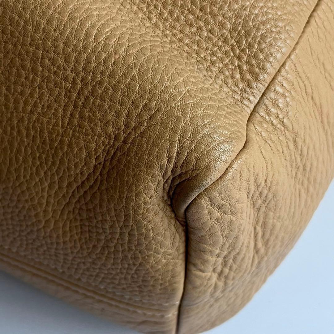 極美品✨　PRADA トートバッグ レザー　ベージュ　三角プレート