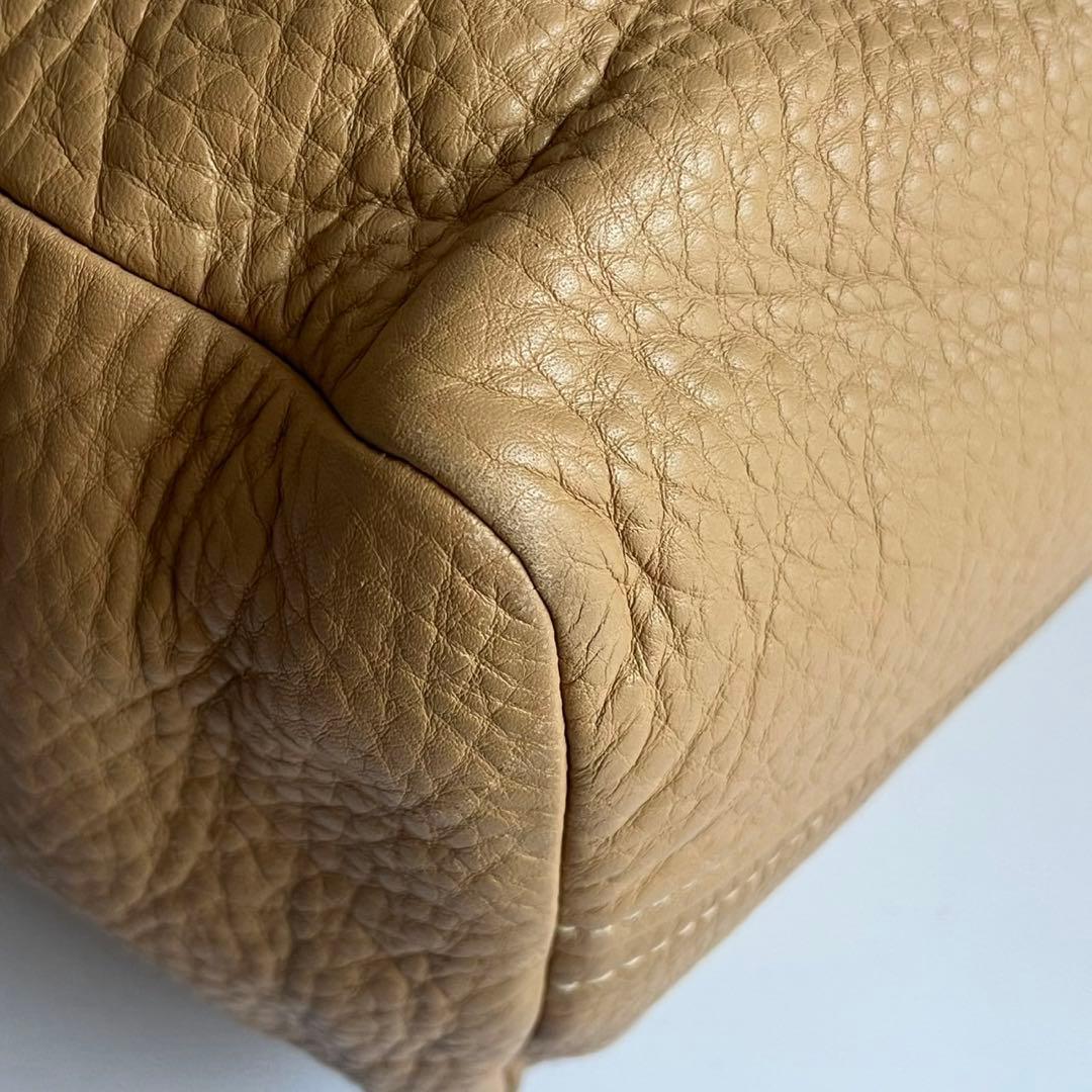 極美品✨　PRADA トートバッグ レザー　ベージュ　三角プレート