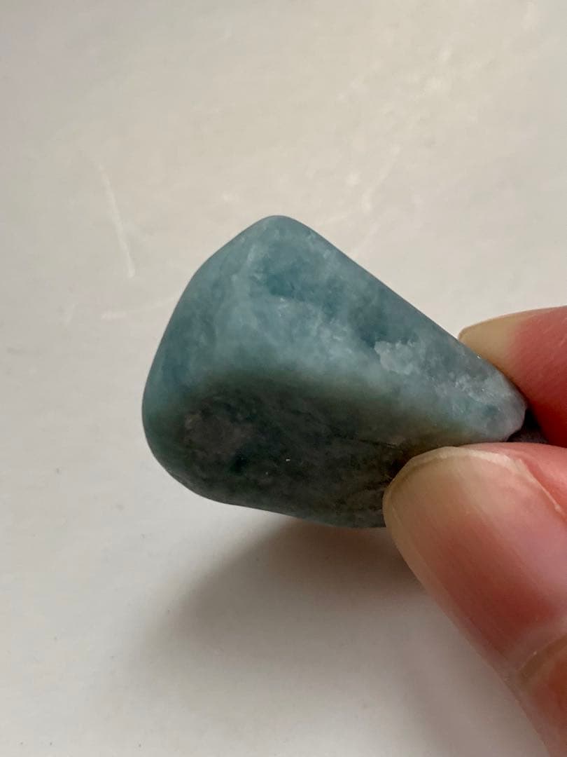 宝石質　糸魚川入りコン沢青翡翠　海石　原石　青ひすい　水石　根付　国産鉱物標本