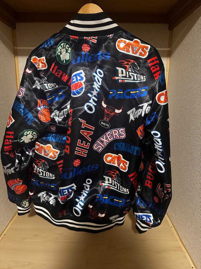 NBAチームロゴ スタジャン Mサイズ