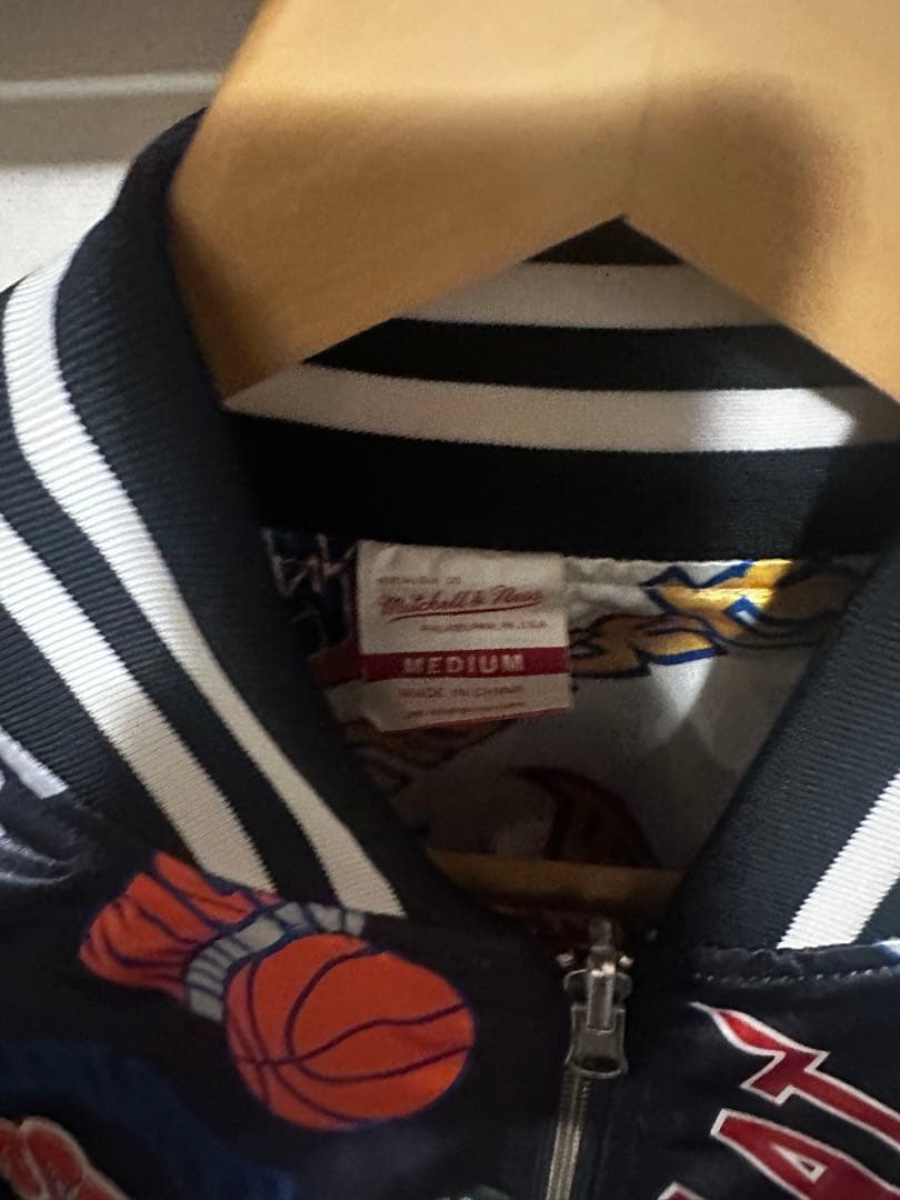 NBAチームロゴ スタジャン Mサイズ