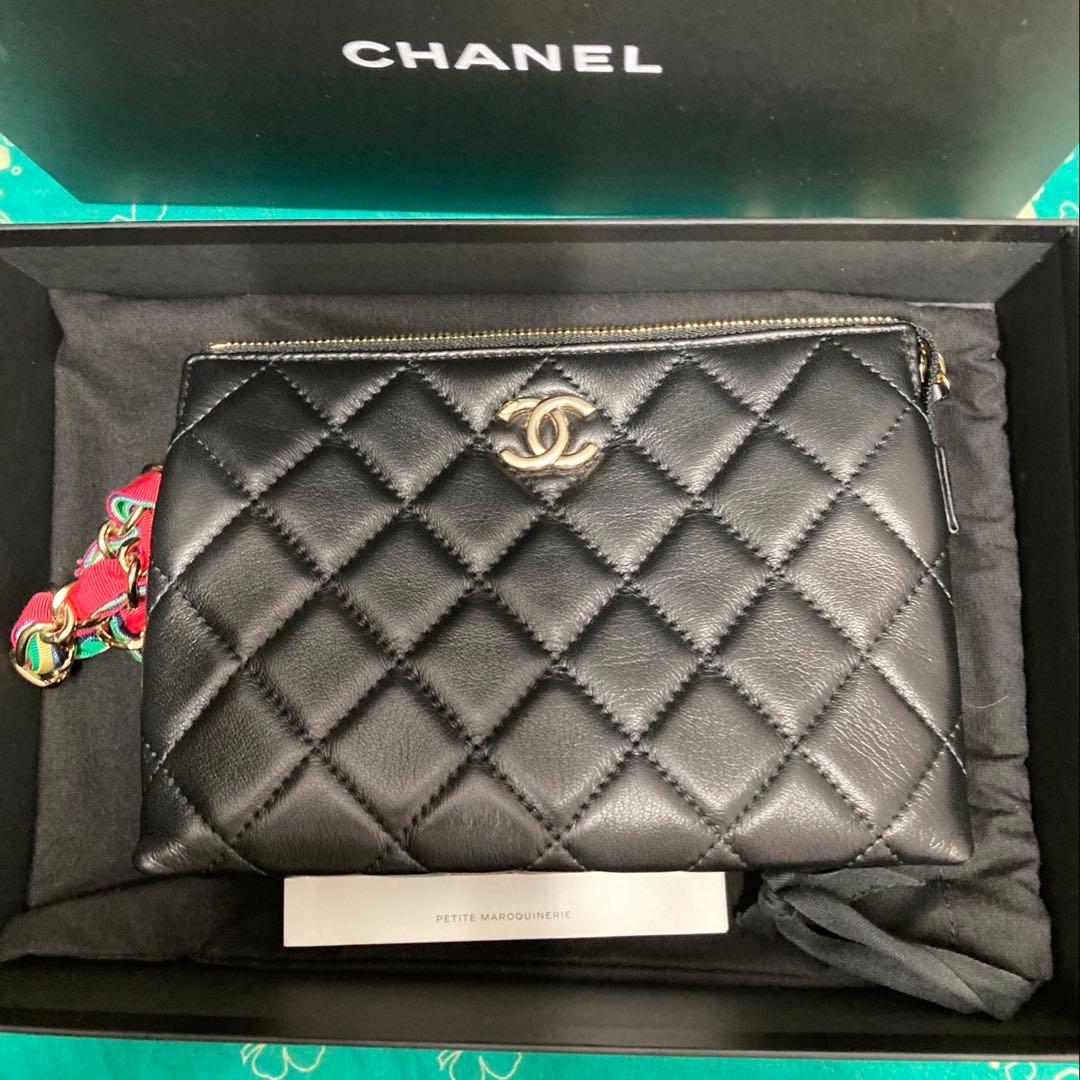 新品未使用☆CHANEL ブラック キルティング クラッチバッグ☆ポーチ☆