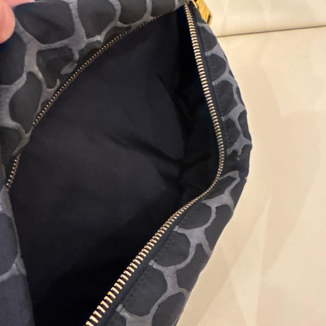 PRADA 黒 パターン クラッチバッグ