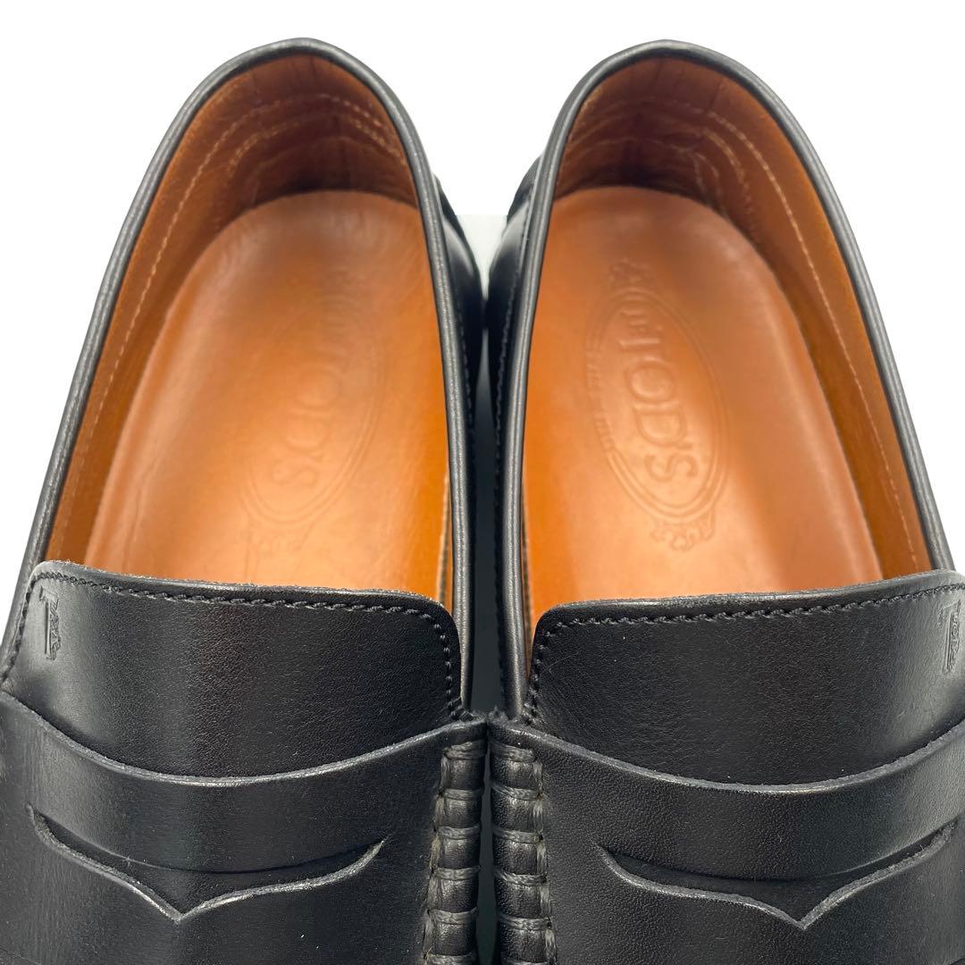 《未使用級》トッズ ローファー ドライビングシューズ ビブラムソール 黒系 7