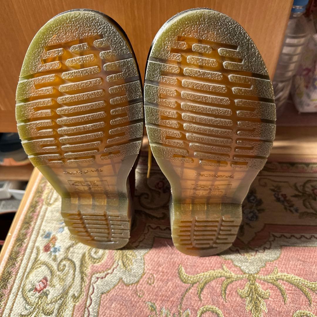 UK8 ドクターマーチン　チェリーレッド8ホール