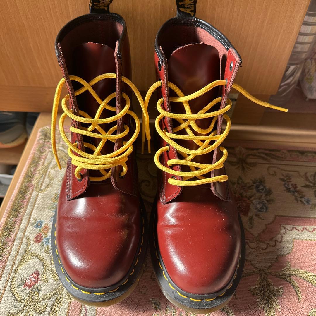 UK8 ドクターマーチン　チェリーレッド8ホール
