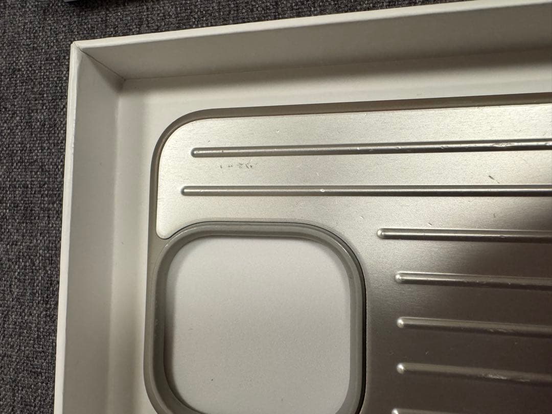 【箱付き】リモワ　RIMOWA スマホケース　iPhone15pro