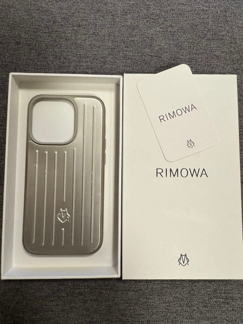 【箱付き】リモワ　RIMOWA スマホケース　iPhone15pro