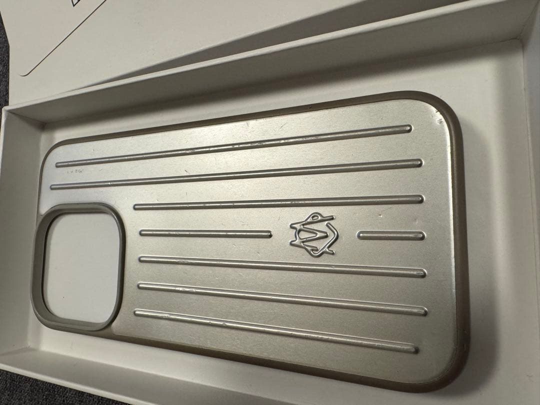 【箱付き】リモワ　RIMOWA スマホケース　iPhone15pro