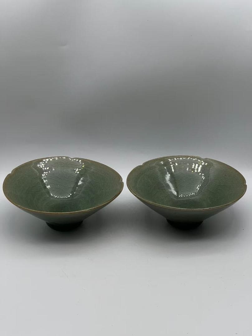 清時代 青磁 花口茶盞 越窯茶碗 一対　茶道具　中国古美術(A-84)