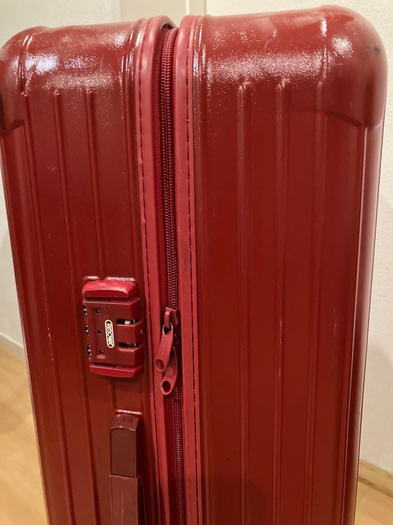 リモワ　トラベルケース　赤色