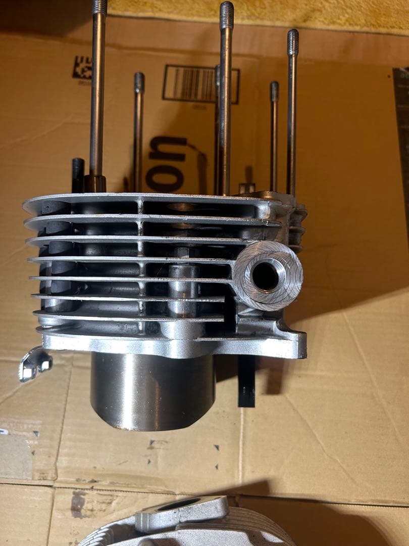 2010年、SR400.シリンダー、ヘッド 、