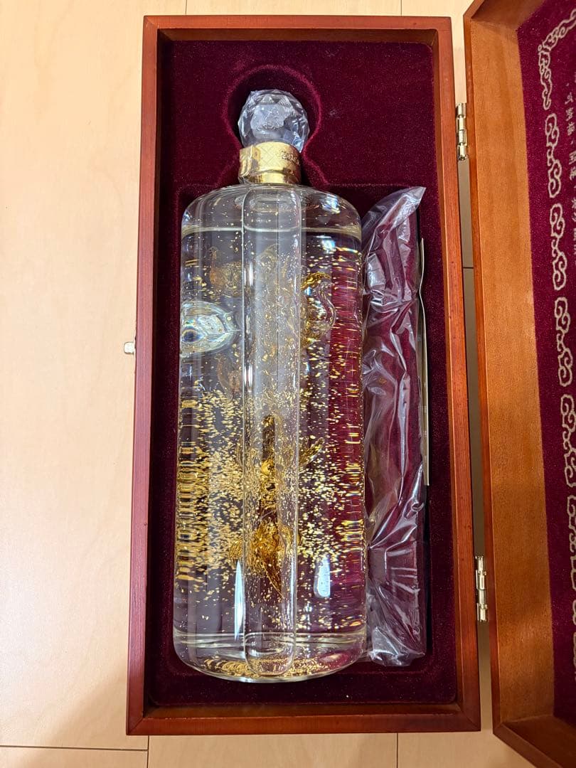 中国酒 玉山 金黄金高粱 八年陳高 潜龍争輝