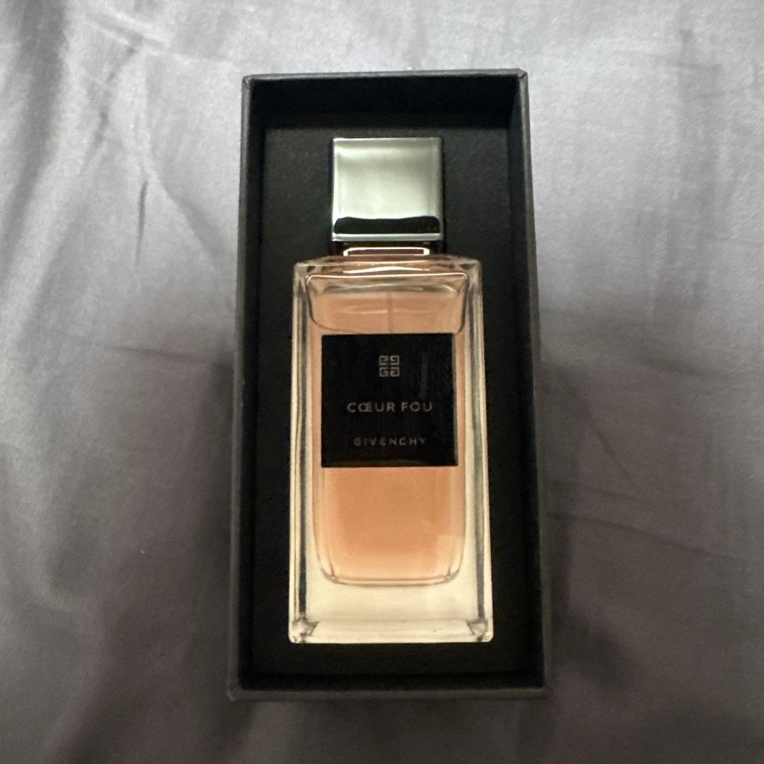 GIVENCHY 香水