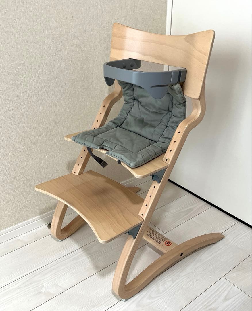 【Leander】リエンダーハイチェア⭐︎クッション&セーフバー付き⭐︎2021購入