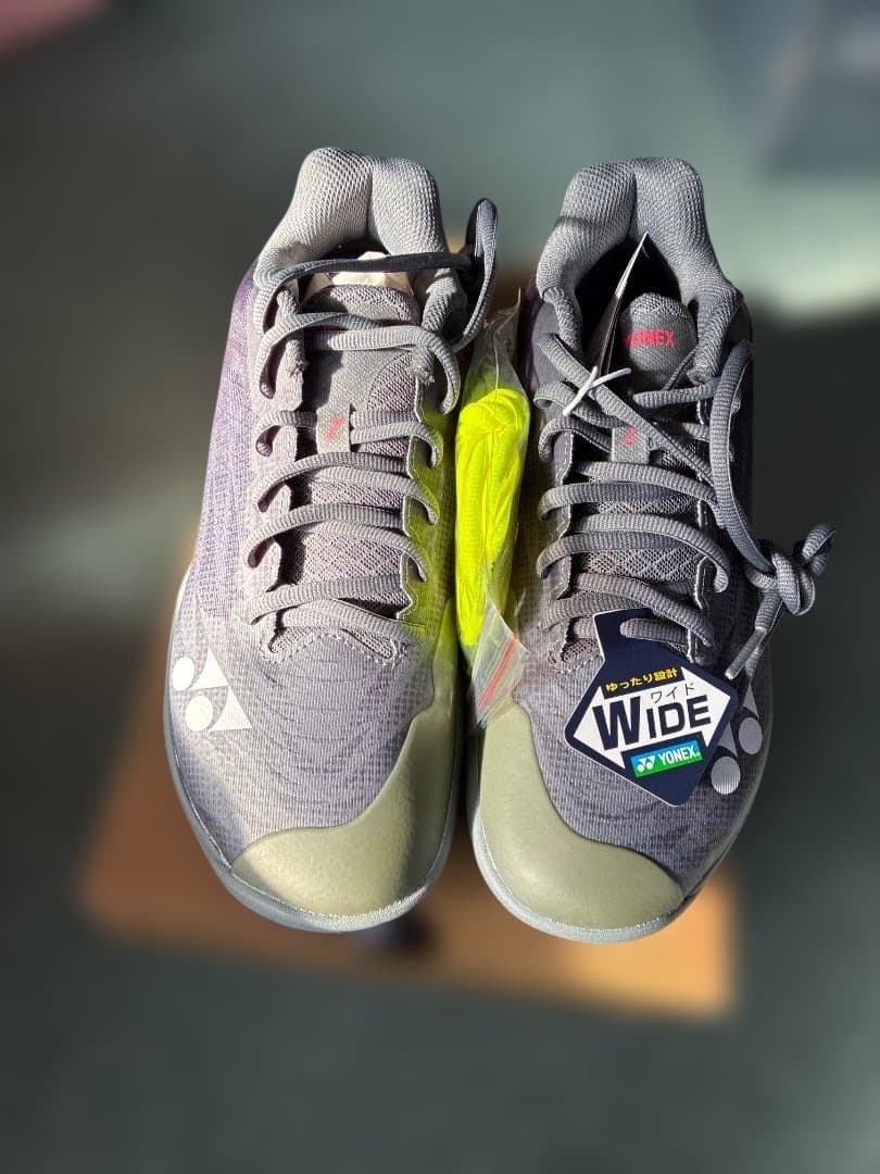 新品ヨネックス　バドミントンシューズ　限定品　26.5