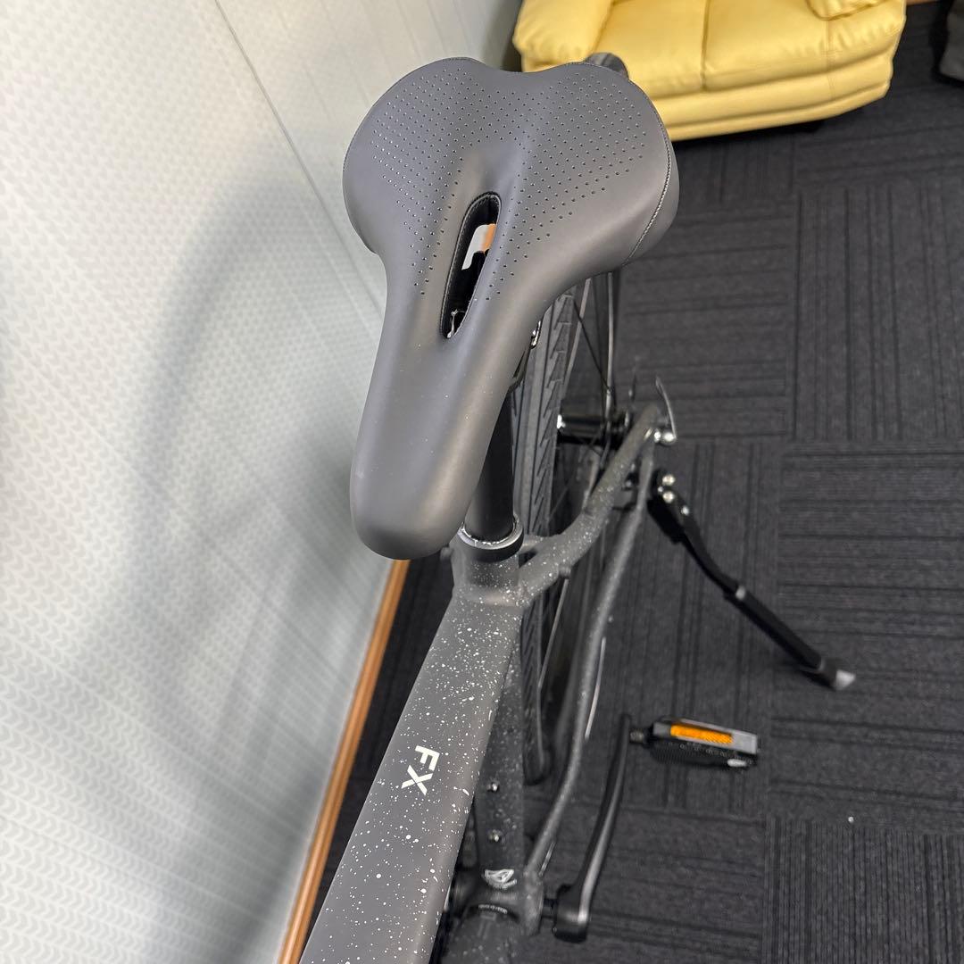 TREK クロスバイク マットブラック FX2新車。1月末迄出品！