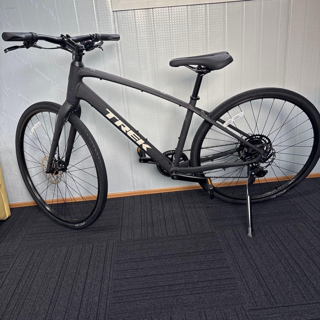 TREK クロスバイク マットブラック FX2新車。1月末迄出品！