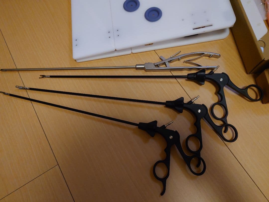 腹腔鏡手術練習セット　鉗子4本付