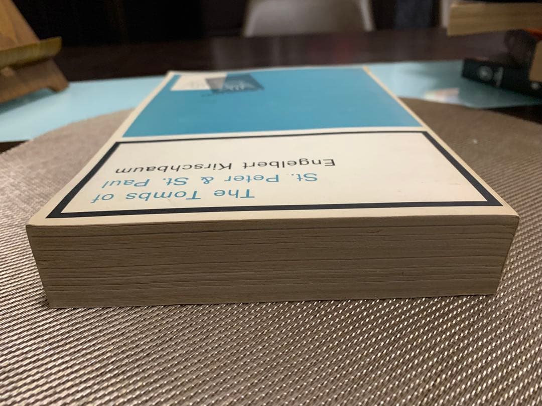 希少　The Tombs of St. Peter & St. Paul