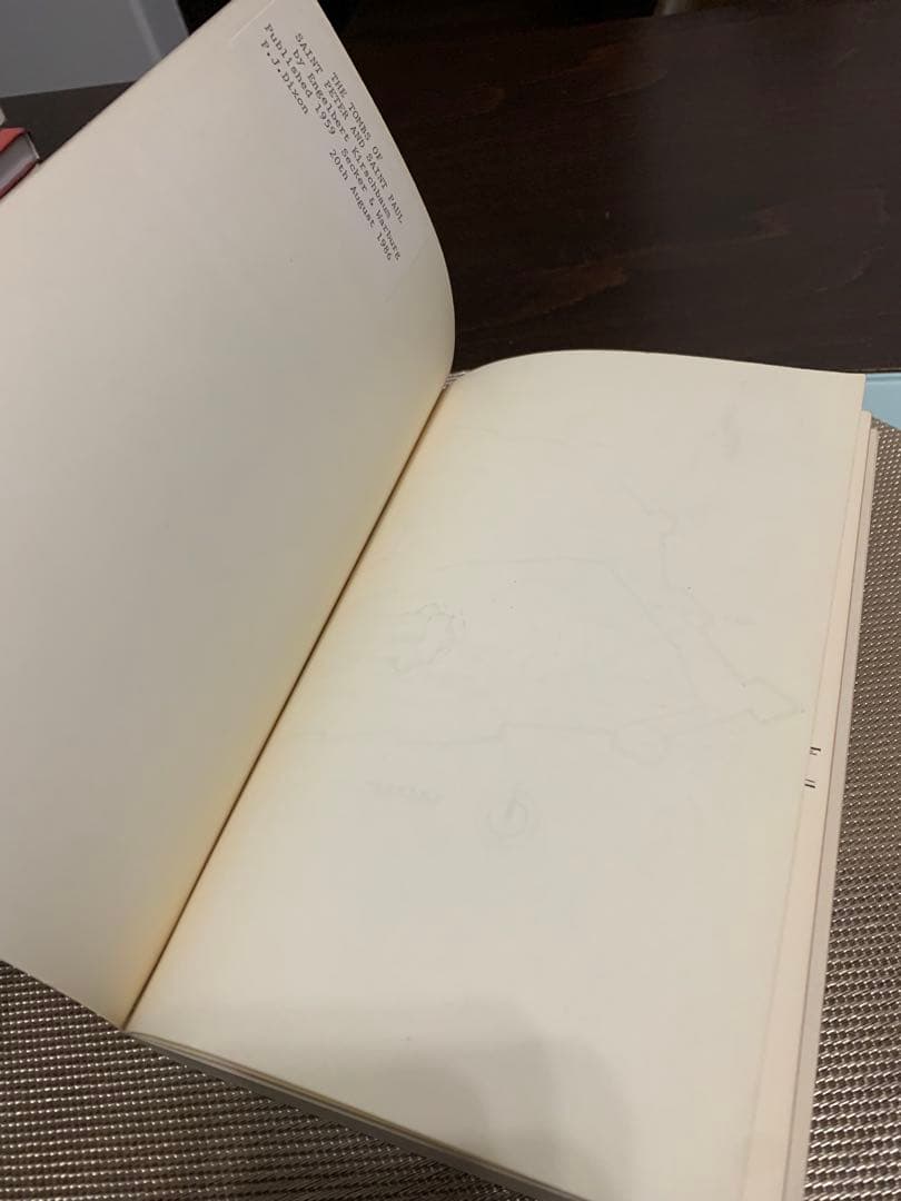 希少　The Tombs of St. Peter & St. Paul