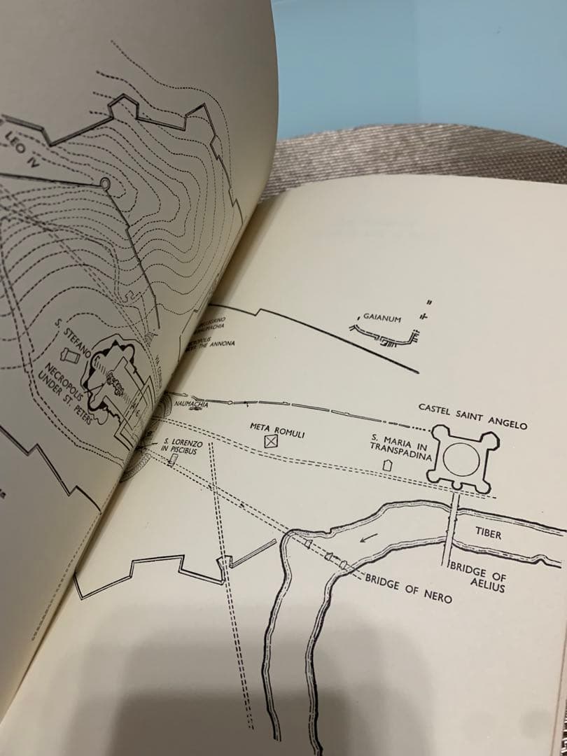 希少　The Tombs of St. Peter & St. Paul