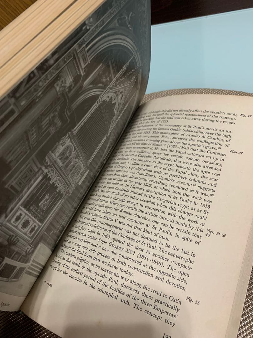 希少　The Tombs of St. Peter & St. Paul