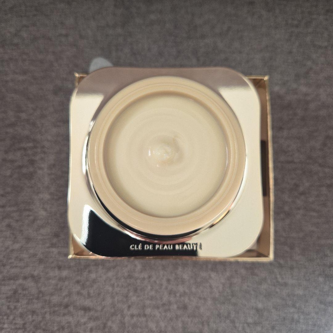 新品　クレ・ド・ポー ボーテ ラ・クレーム LA CREME 50m