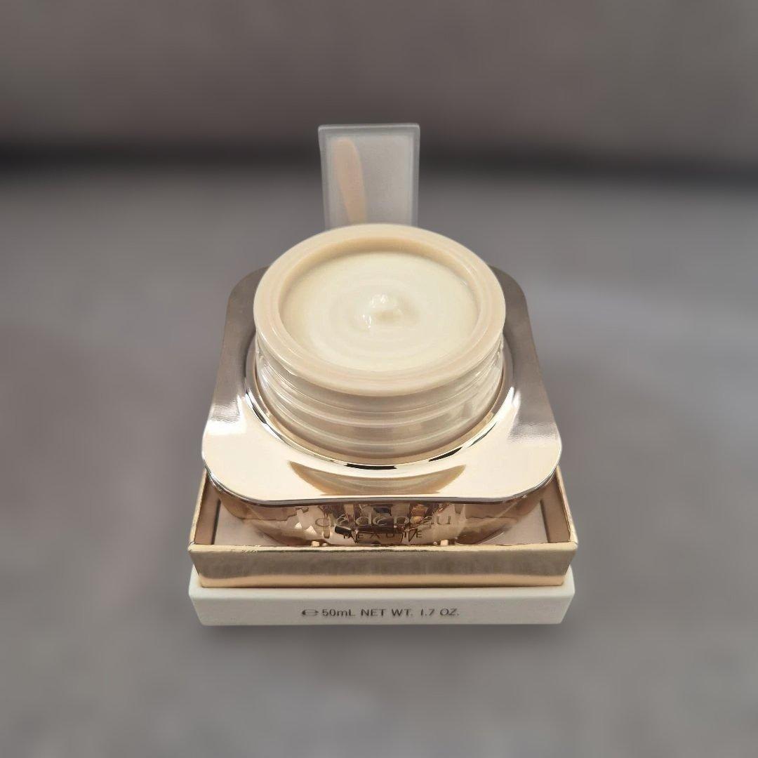 新品　クレ・ド・ポー ボーテ ラ・クレーム LA CREME 50m