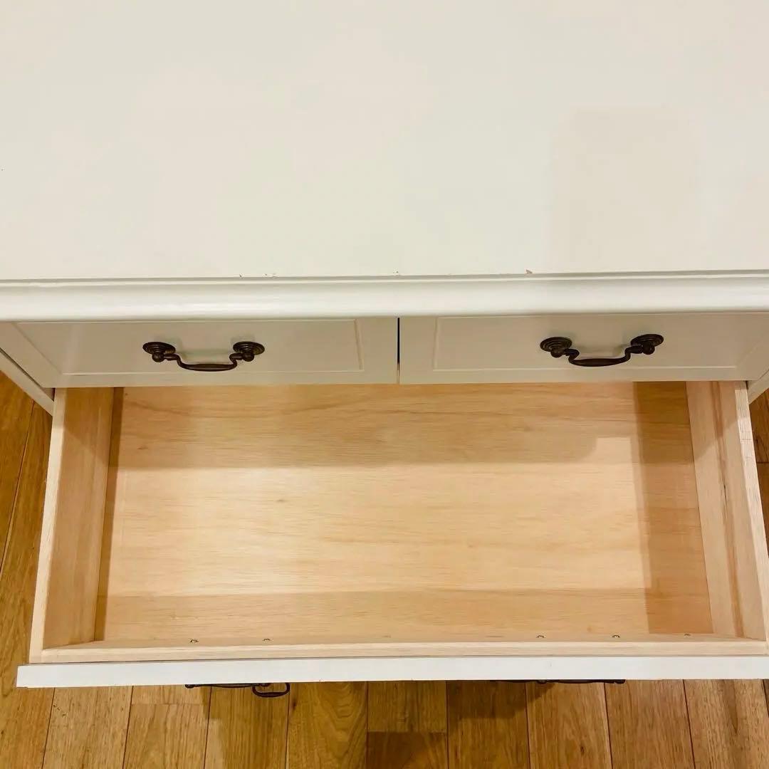 ロココ調 クラシカルなホワイトサイドチェスト 猫脚 白家具 姫系 ふんわり